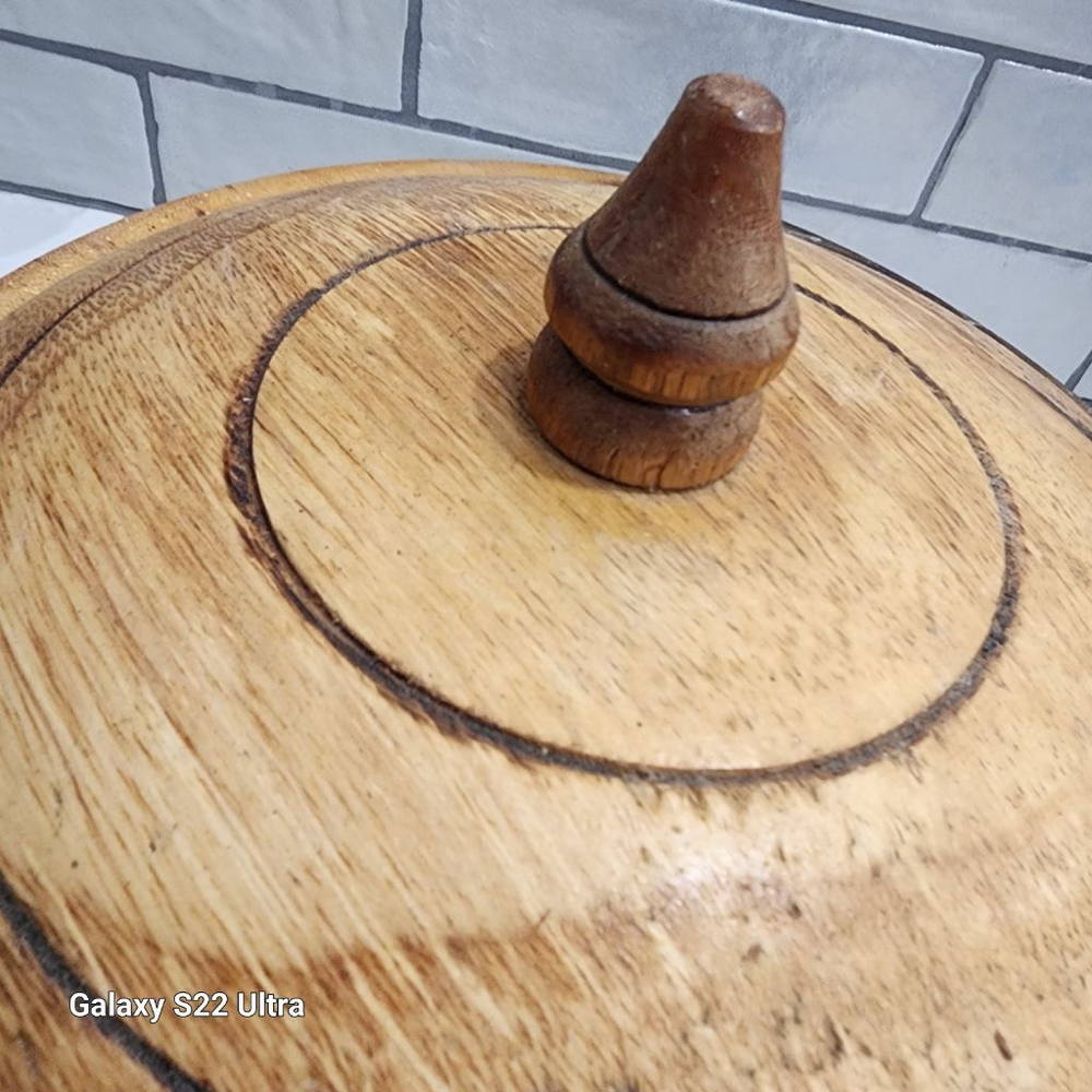 Handcrafted Rustic Bowl with Lid. Large - Picture 8 of 9